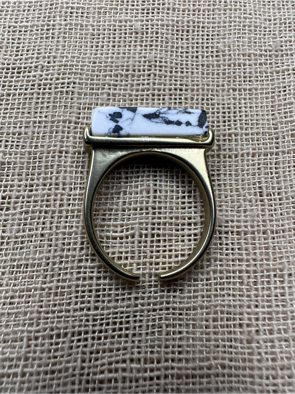 Minimalist Gold-tone Statement Rectangular Ring 7